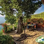 1 Bedroom Amazing In Apartman Fiume