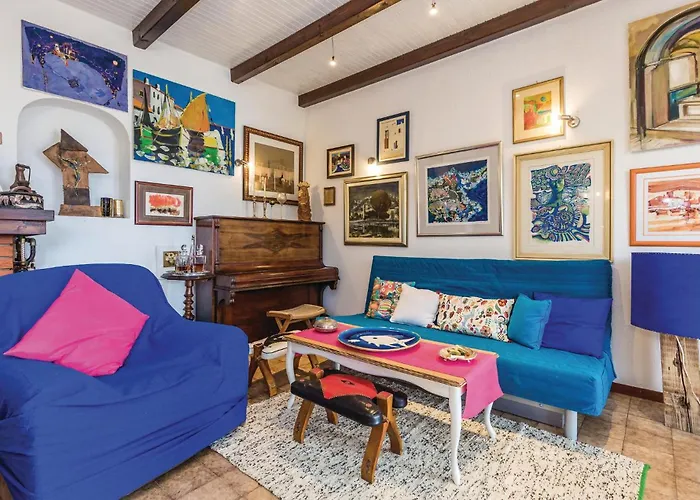 1 Bedroom Amazing In Apartament *