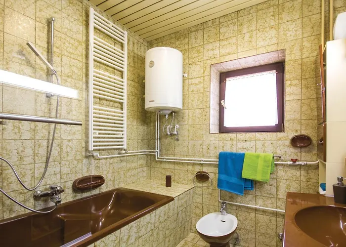 1 Bedroom Amazing In Апартаменты Риека