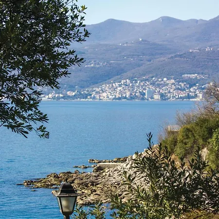 Lovely In With House Sea View Apartament